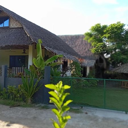 Weeroona Huts Homestay Pacifico San Isidro  ภายนอก รูปภาพ