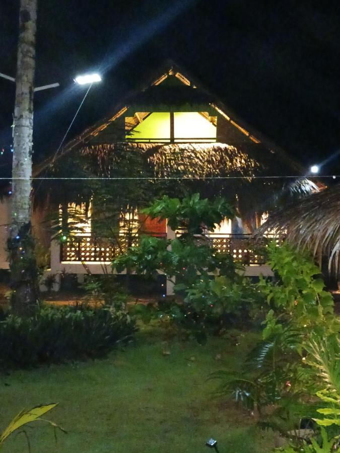 Weeroona Huts Homestay Pacifico San Isidro  ภายนอก รูปภาพ