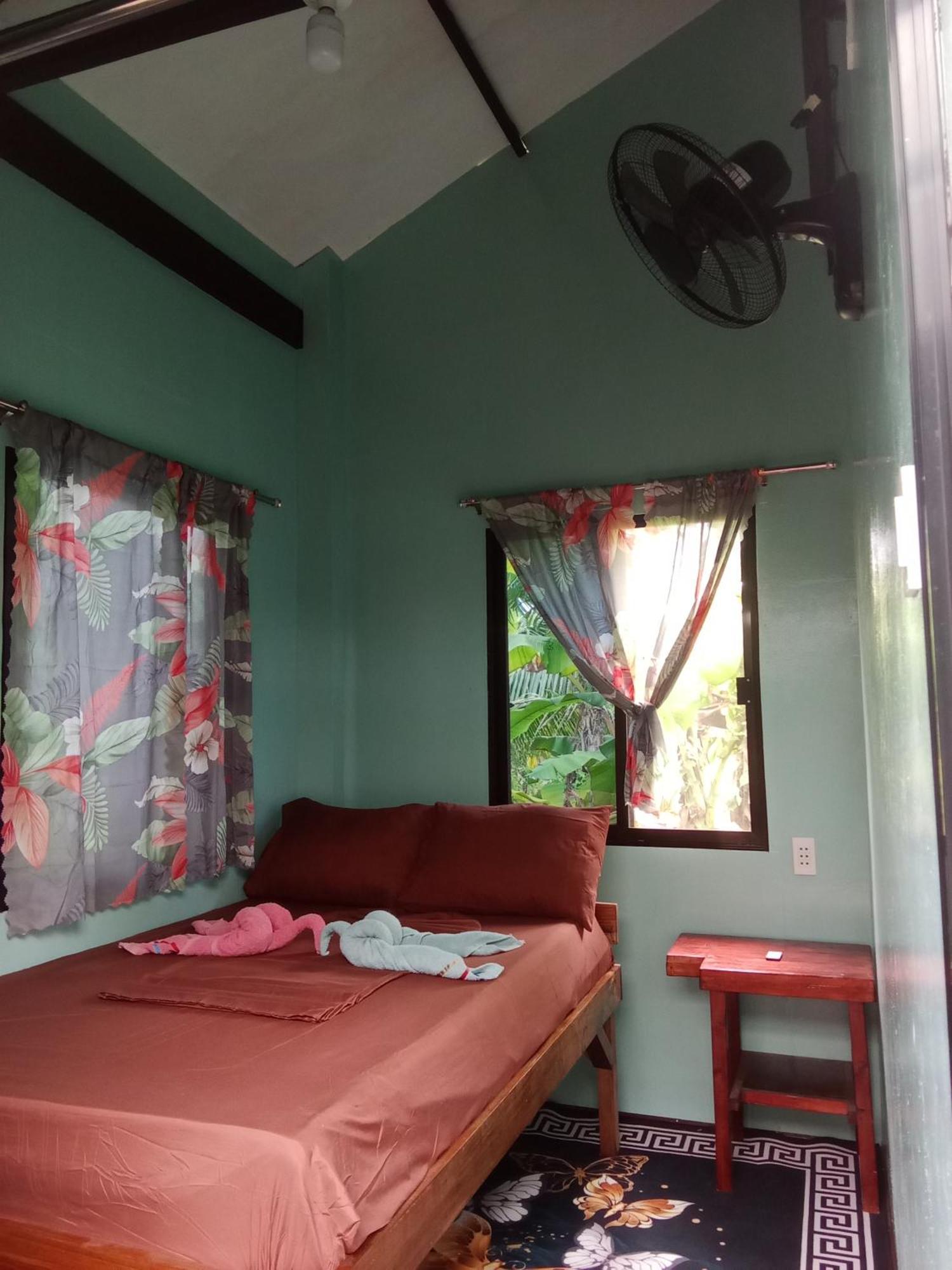 Weeroona Huts Homestay Pacifico San Isidro  ภายนอก รูปภาพ